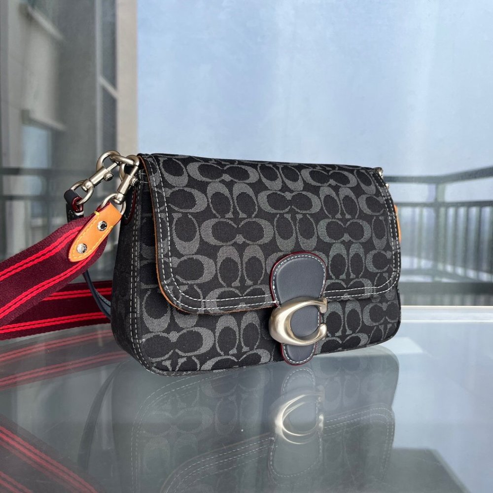 NWT Coach Soft Tabby 26 Shoulder Bag in Signature Jacquard - Picture 3 of 9